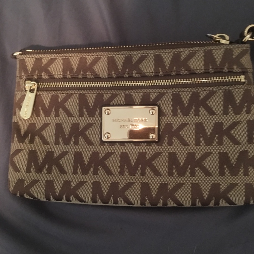 Michael Kors wristlet